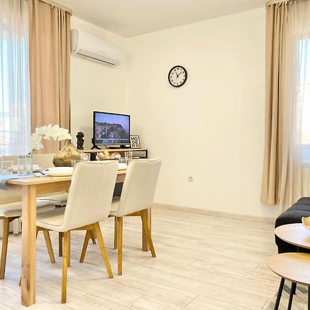 Central Apartment For 4 Guests Next To State Opera Stara Zagora Bagian luar foto